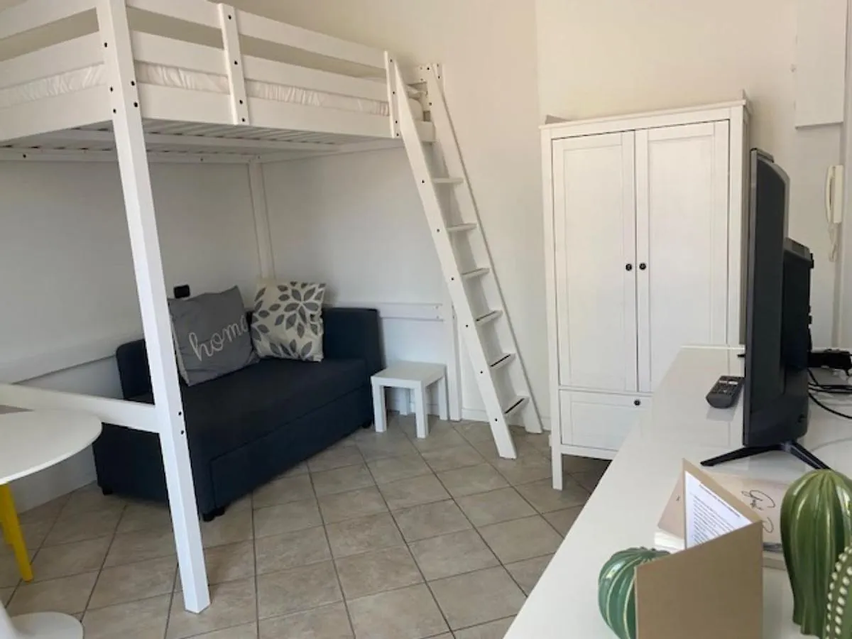 Milan Cozy Apartment Gambara - Sansiro