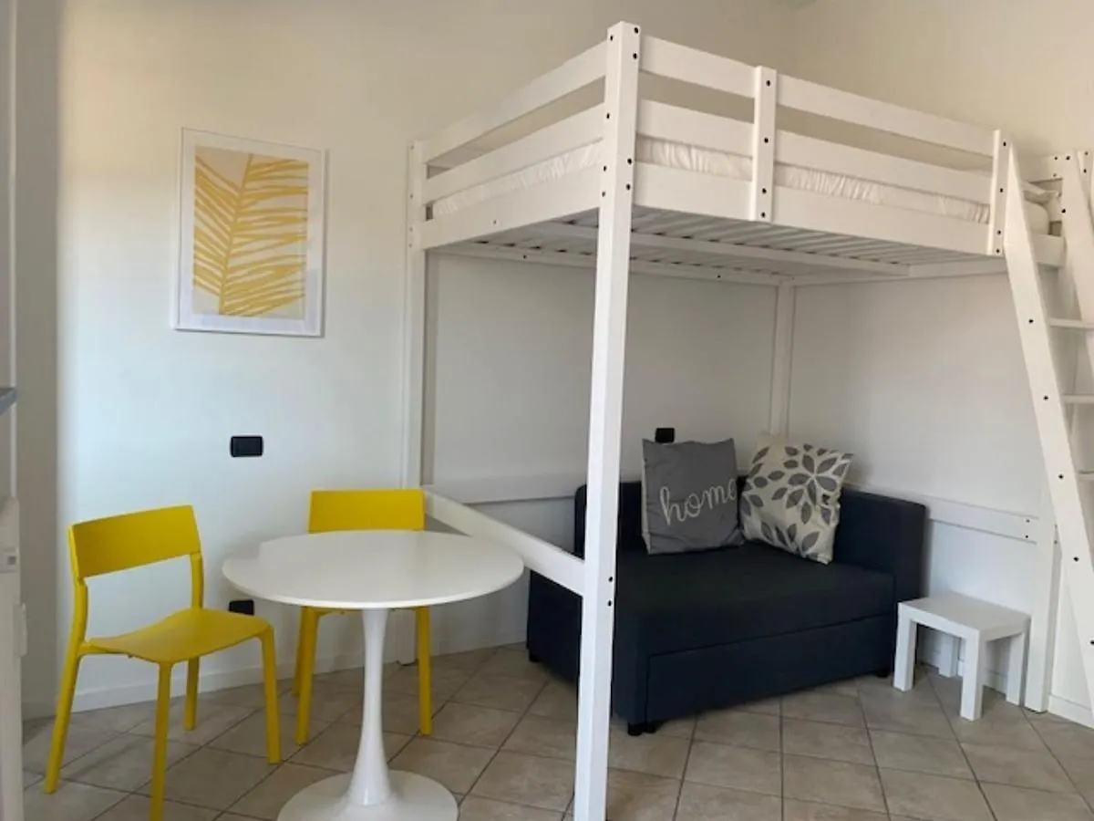 Milan Cozy Apartment Gambara - Sansiro Италия